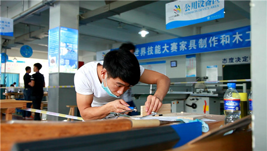 7月28日,第44届世界技能大赛家具制作和木工项目全国选拔赛在邢台技师